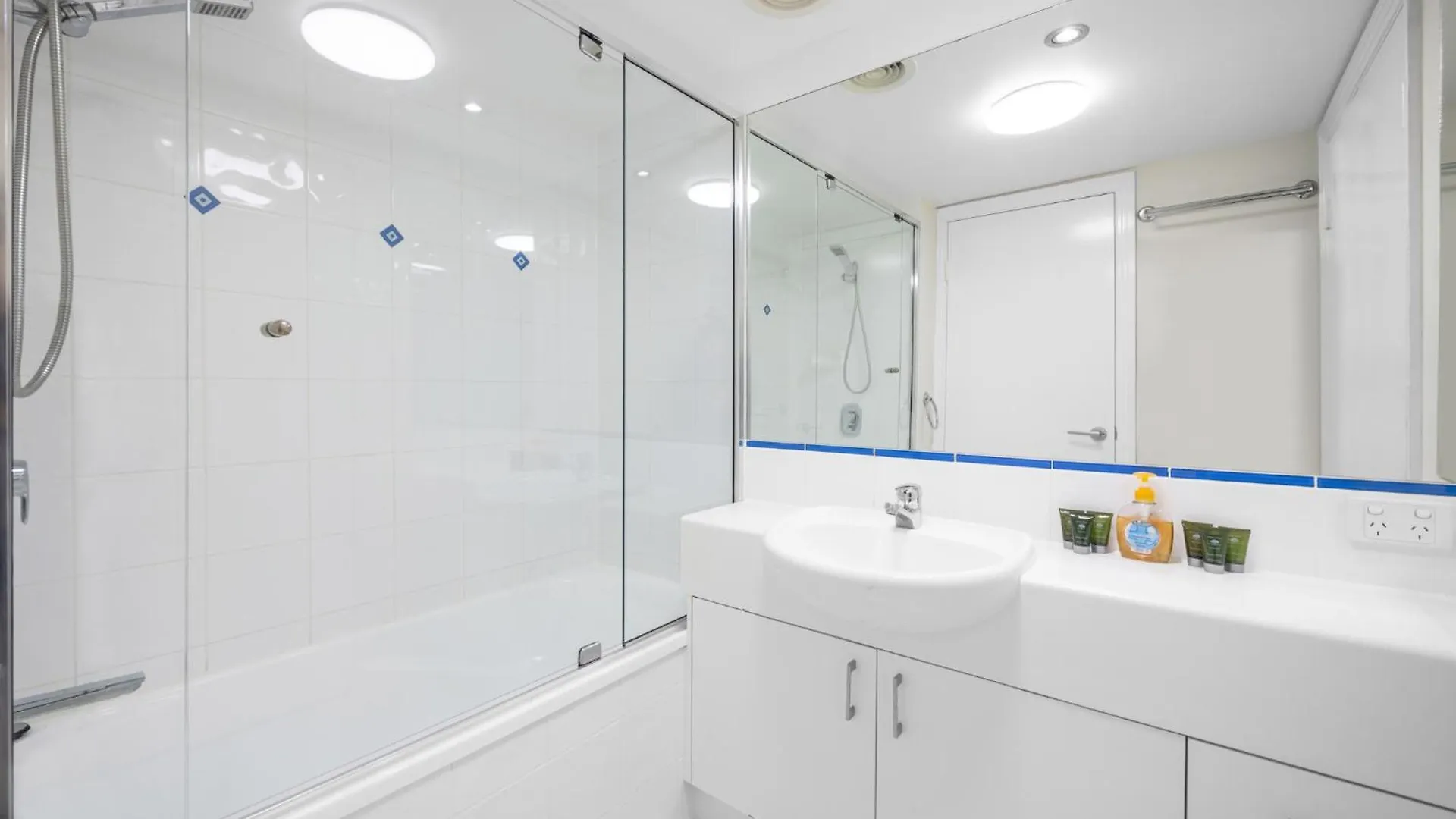 3 Bedroom Apartment With Lift Caloundra 0*,  Australia